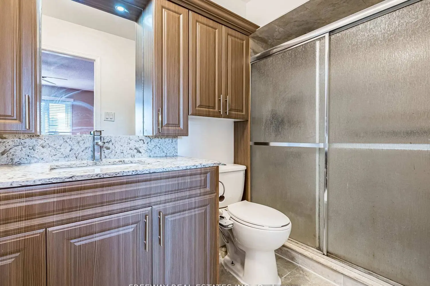 Additional image 12 of 53 Dutch Crescent