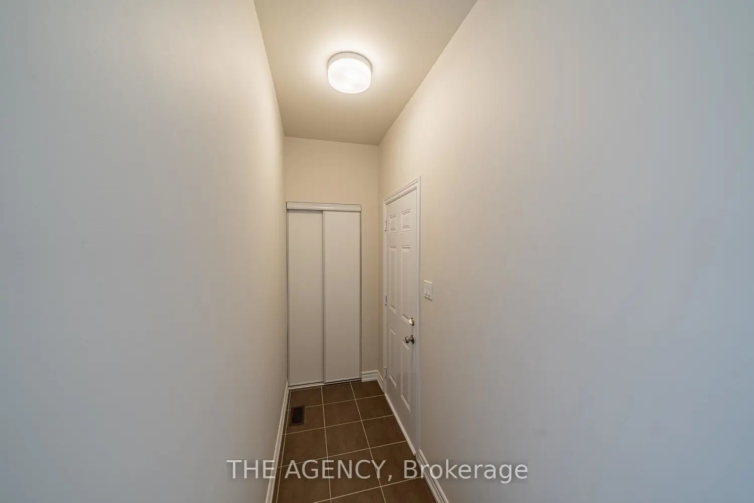 Additional image 19 of 56 Douet Lane