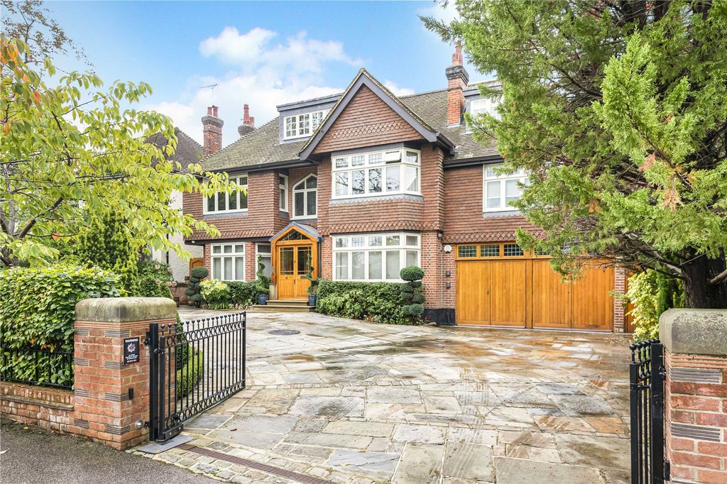 6 bed detached house for saleGrange Avenue, Totteridge, London N20