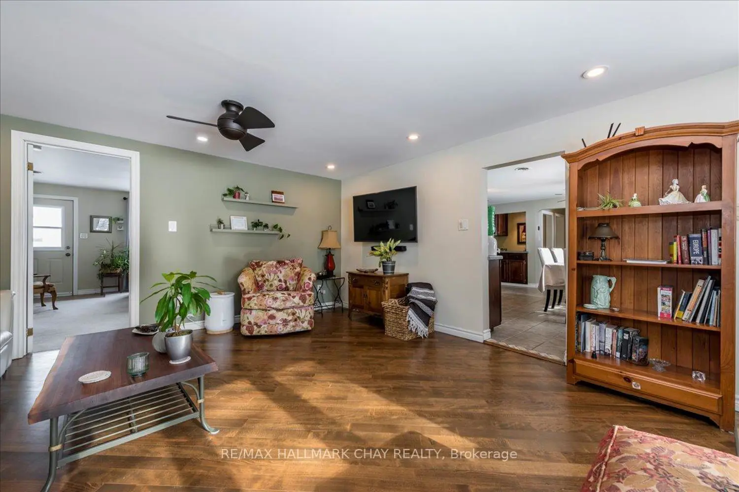 3302 Innisfil Beach Road photo 5