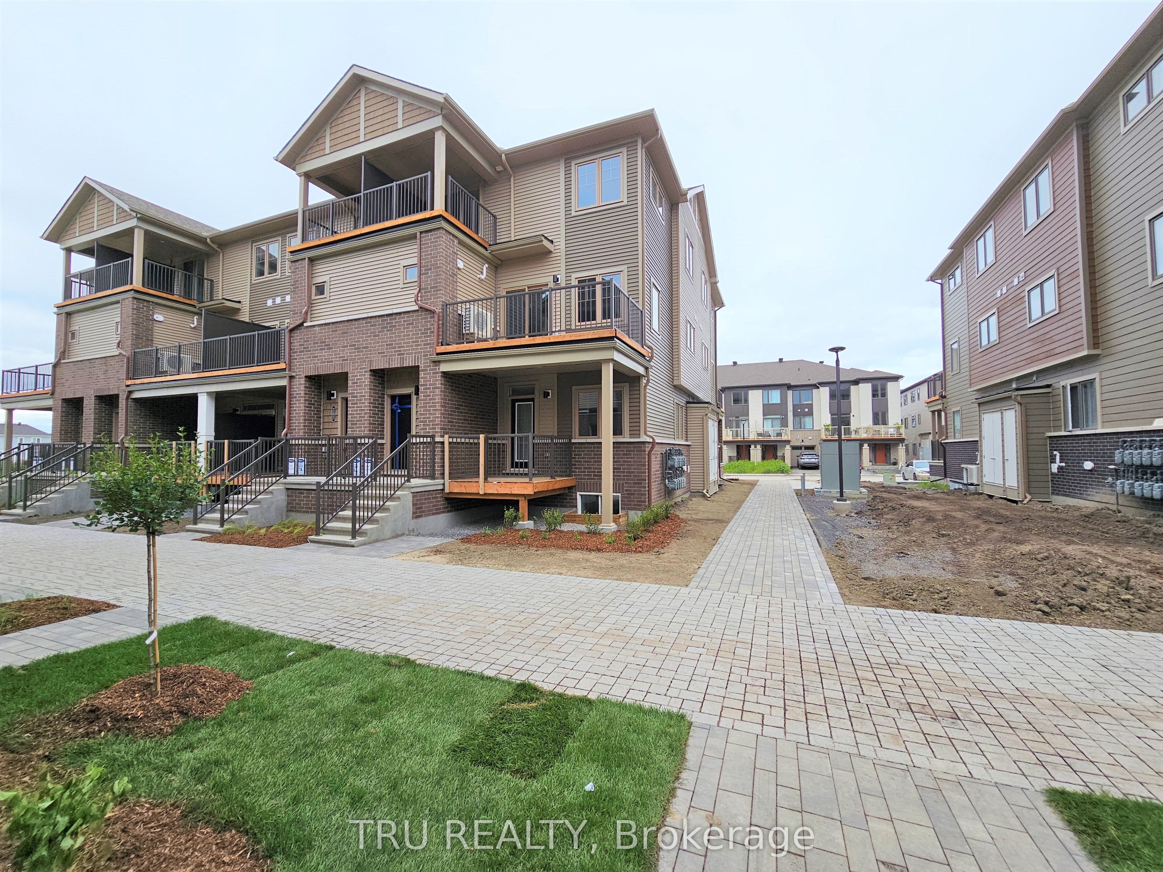 Additional image 2 of 200 Anyolite Private, Ottawa, ON, K2J 7J3