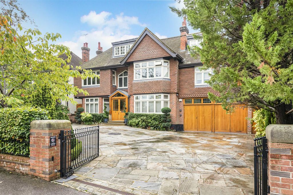 6 bed detached house for saleGrange Avenue, Totteridge N20