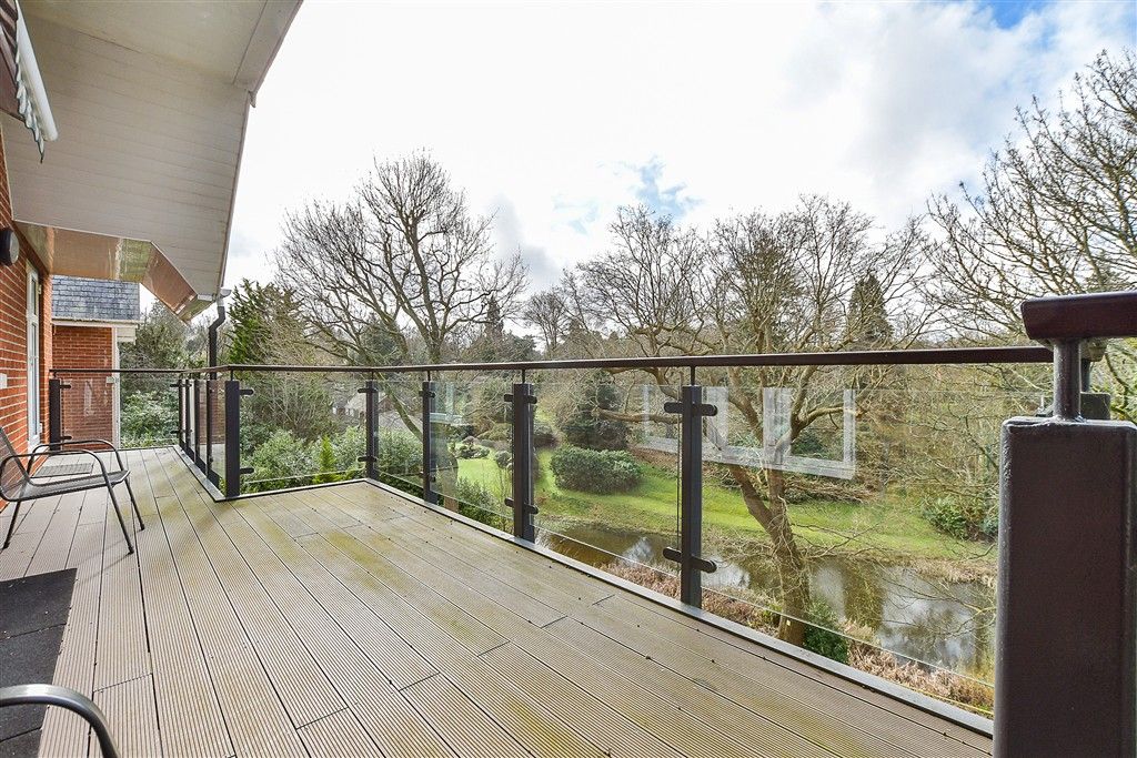 3 bed flat for saleWarberry Park Gardens, Tunbridge Wells, Kent TN4