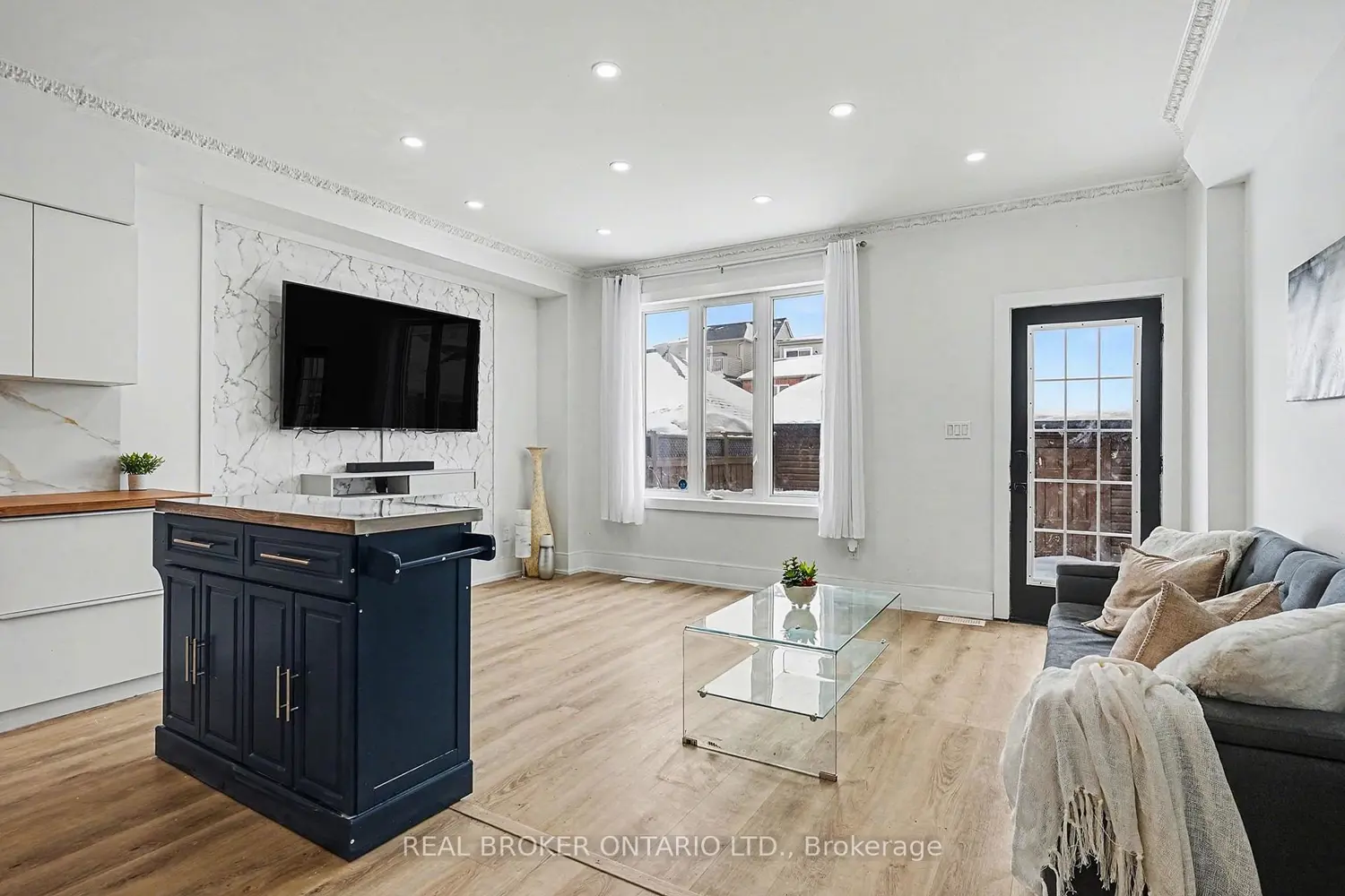 Additional image 3 of 16 Leitch Avenue