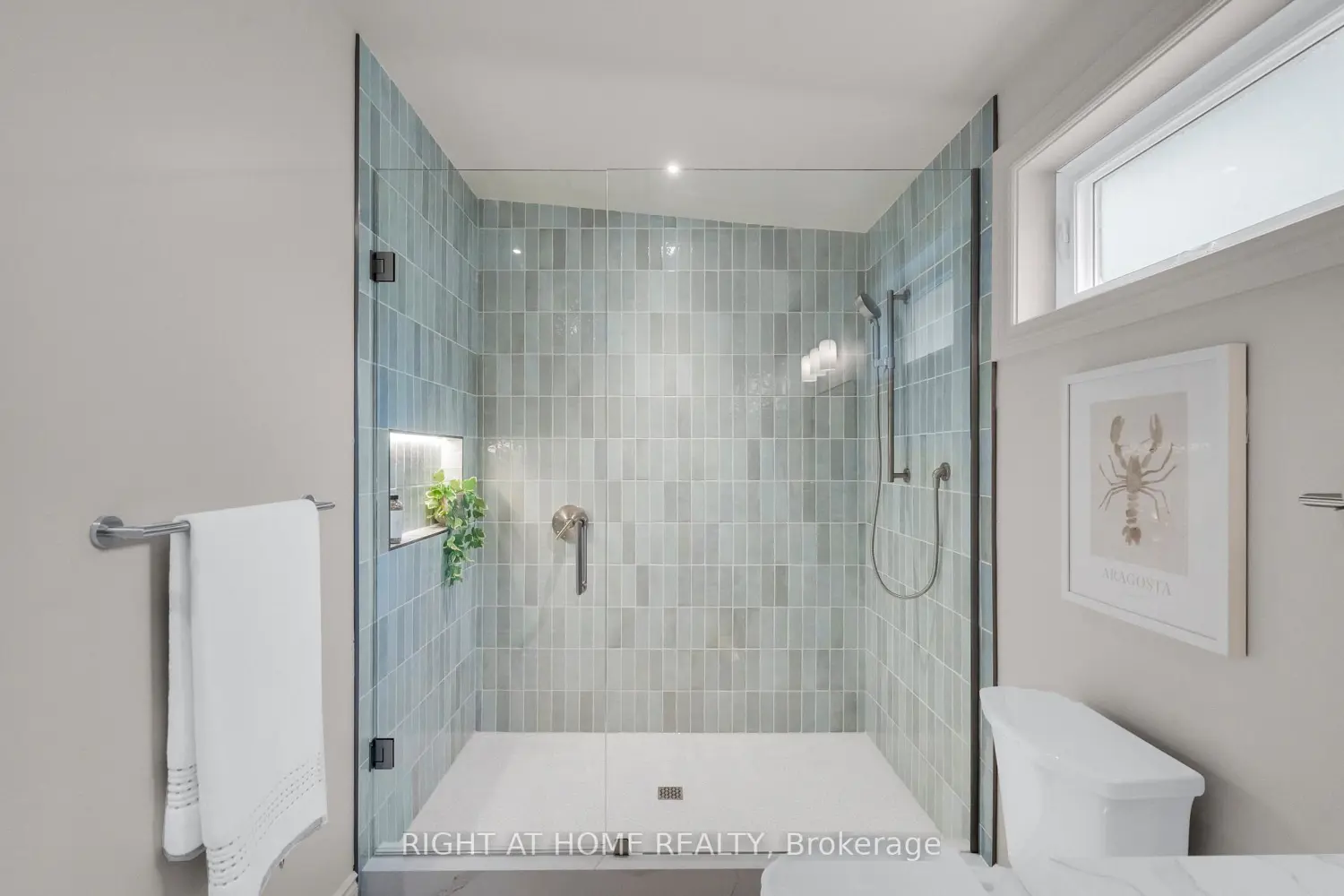 Additional image 10 of 393 Hess Street