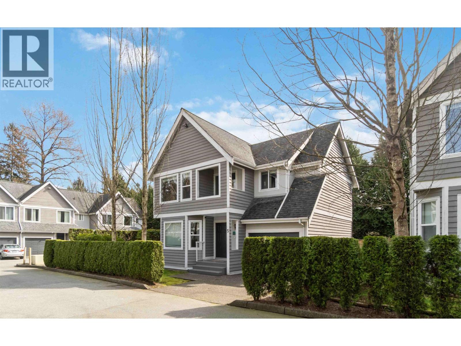 5 1135 LANSDOWNE DRIVE