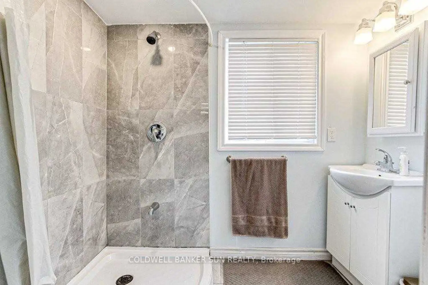 Additional image 13 of 888 Nellis Street