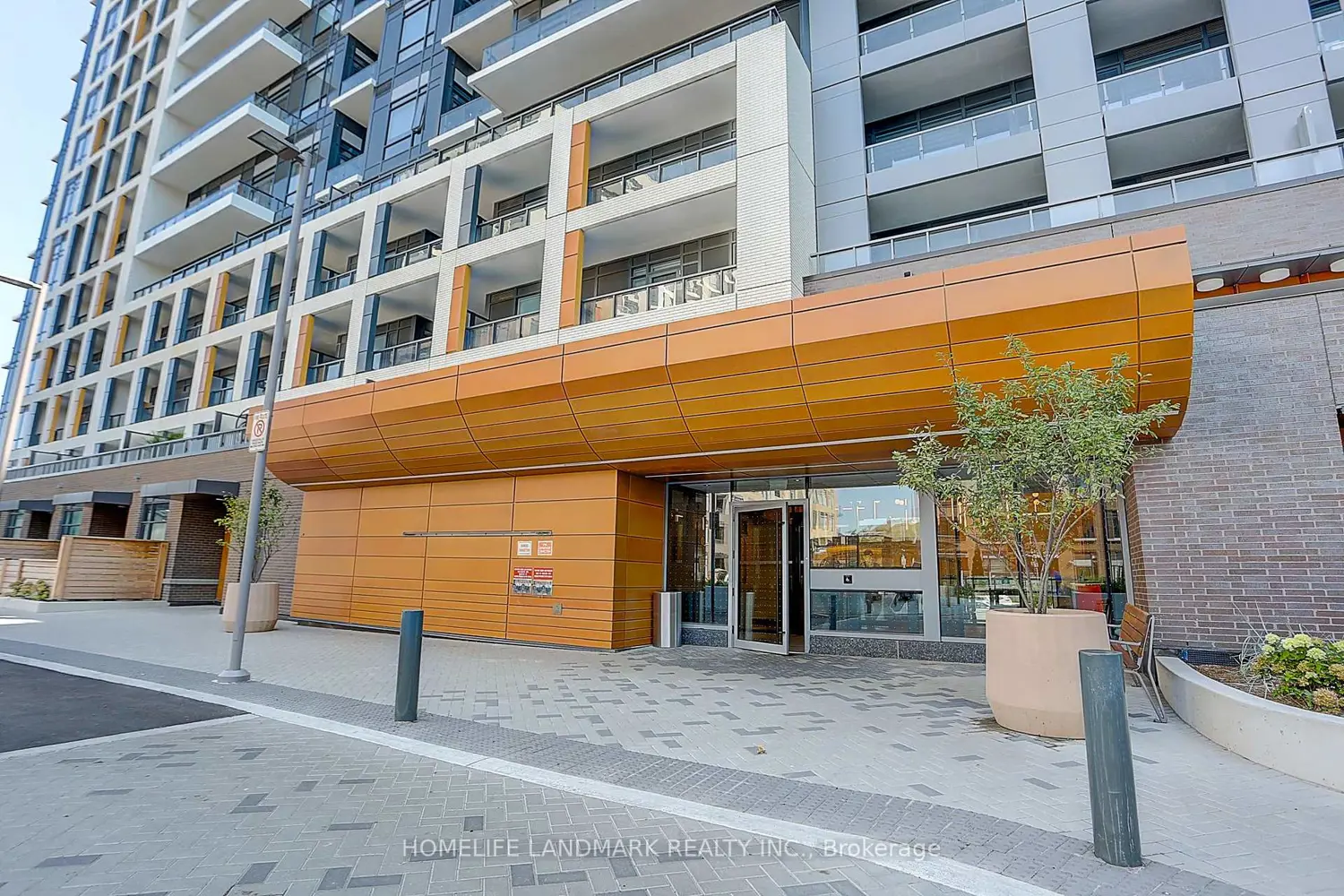 7950 Bathurst Street B-532 photo 2