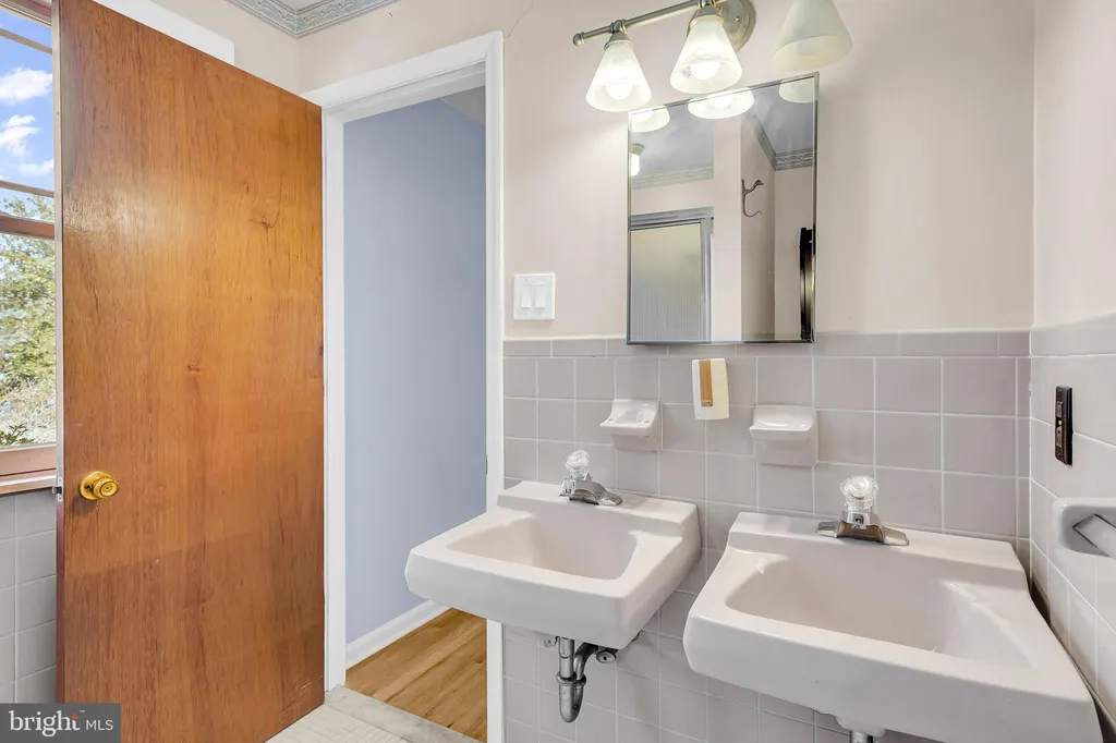 Additional image 17 of 38 Stardust Drive, Newark, DE 19702