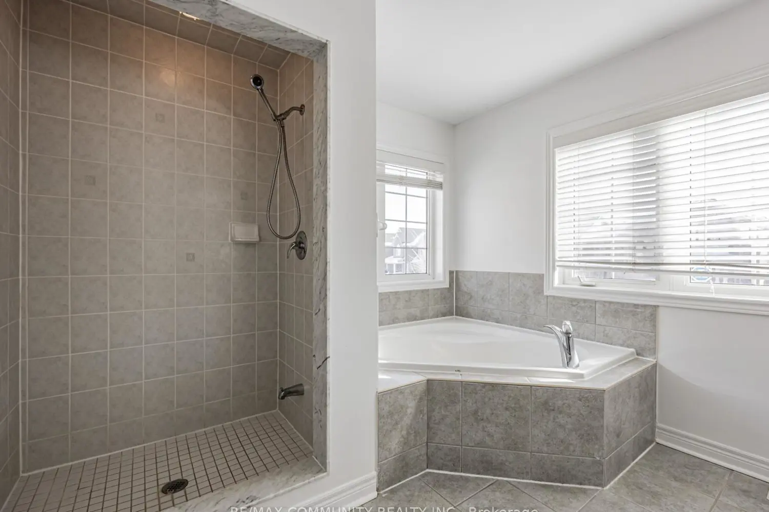 Additional image 17 of 2 John Davis Gate