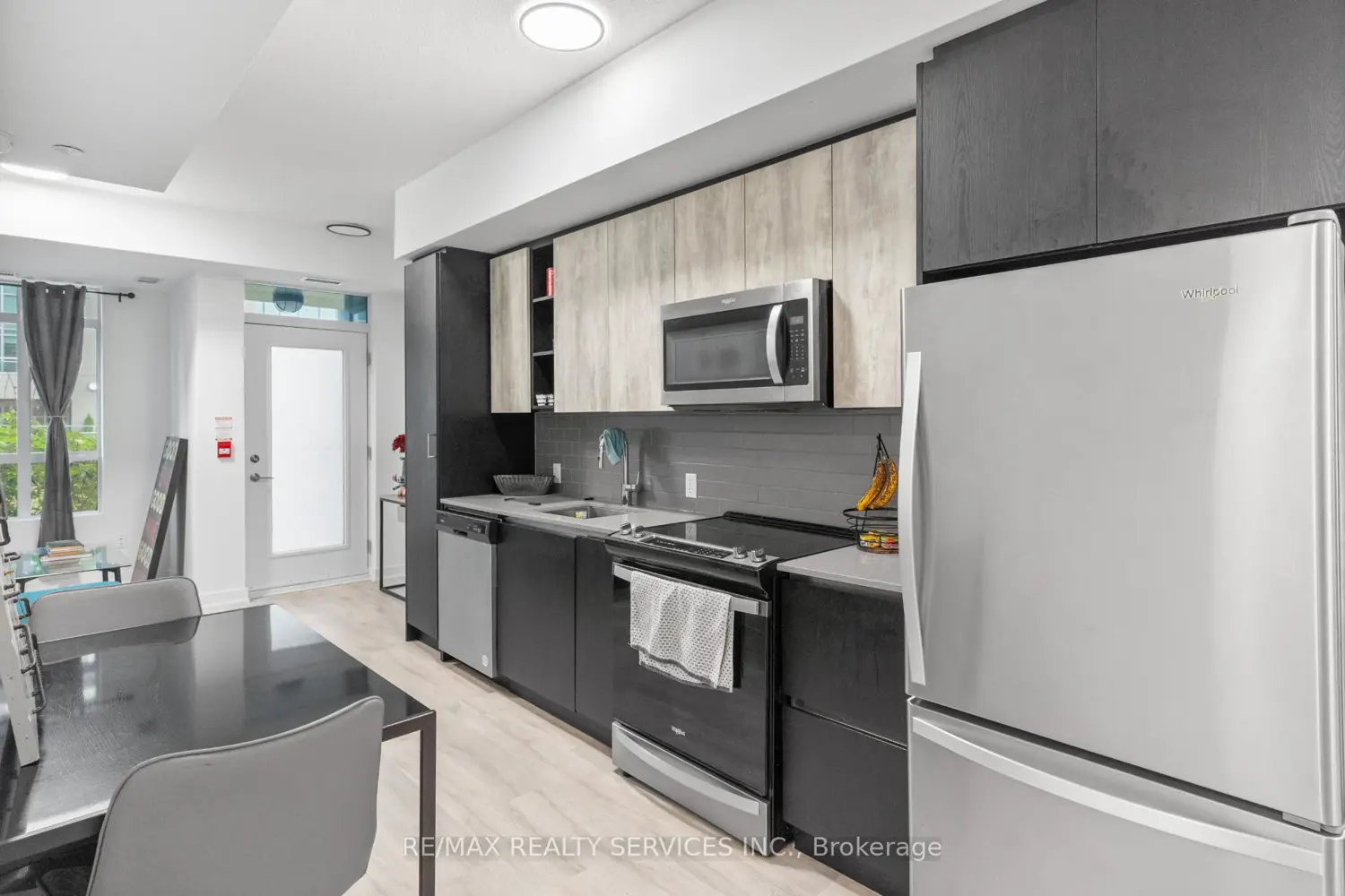 Additional image 3 of 251 Manitoba Street 115
