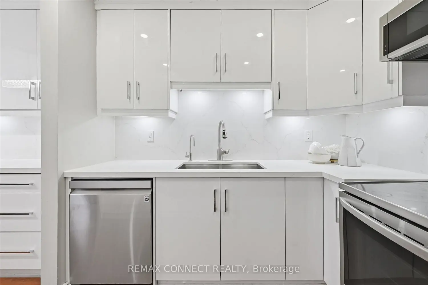 Additional image 9 of 2185 Fairchild Boulevard 23