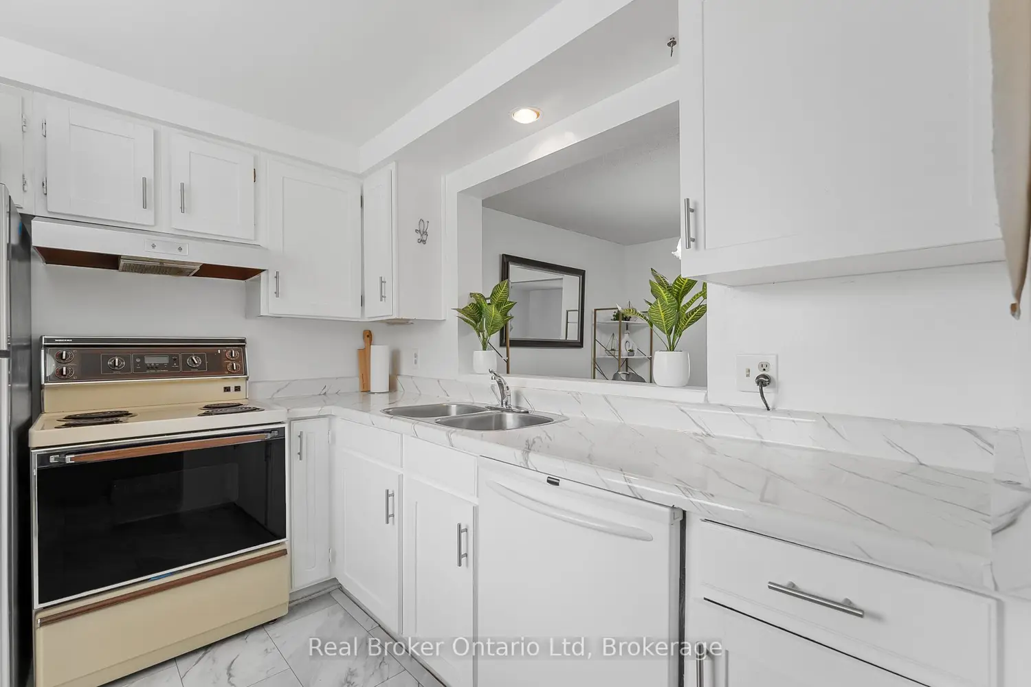 Additional image 4 of 5982 Dunn Street 8