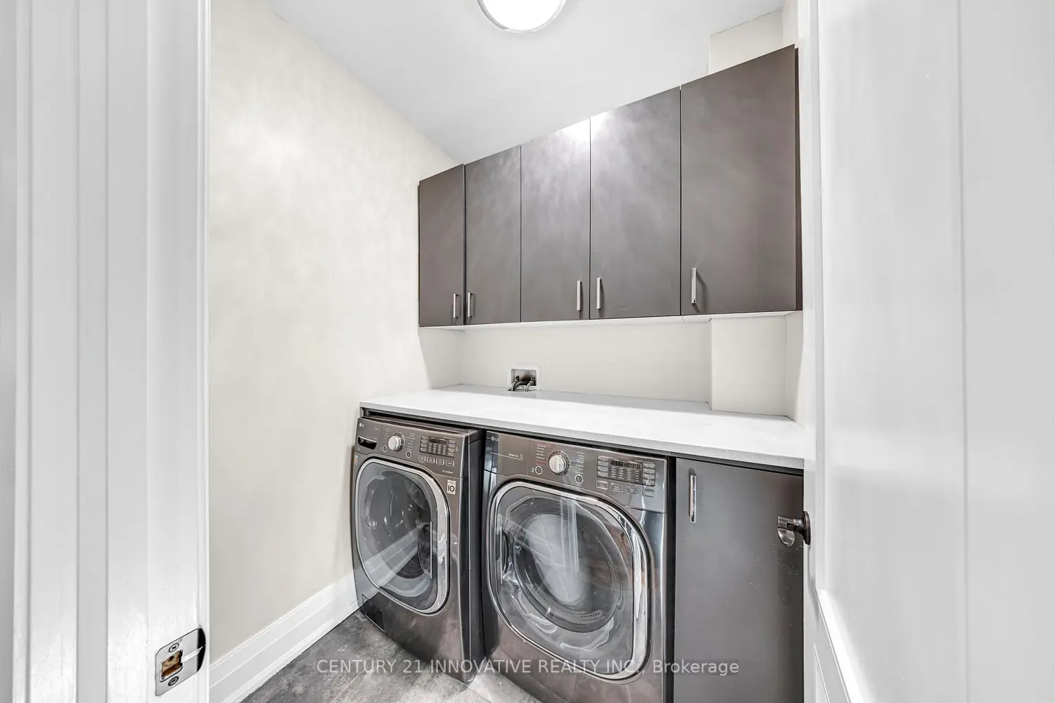 Additional image 18 of 752 Hillview Crescent