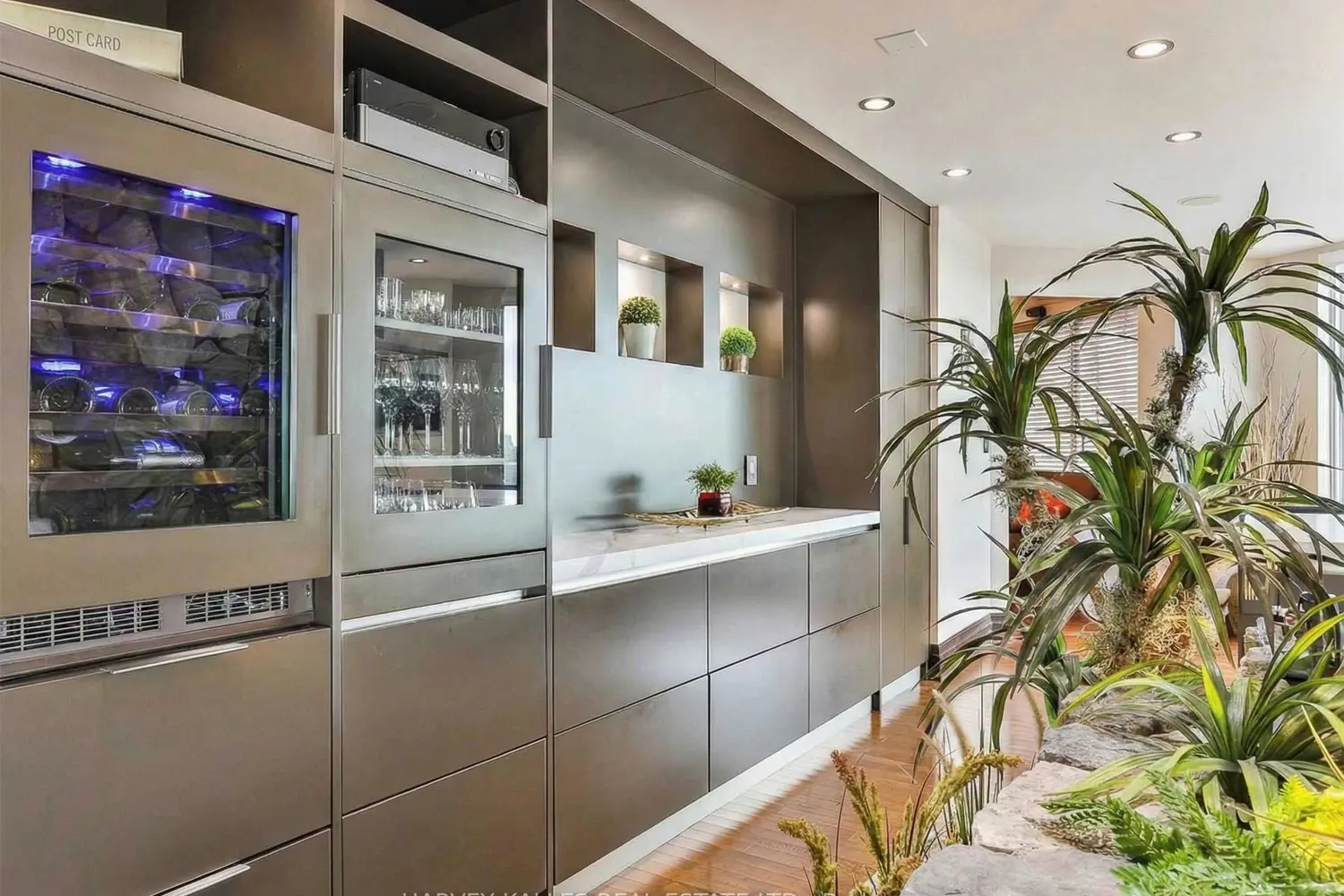 Additional image 15 of 300 Bloor Street 2701