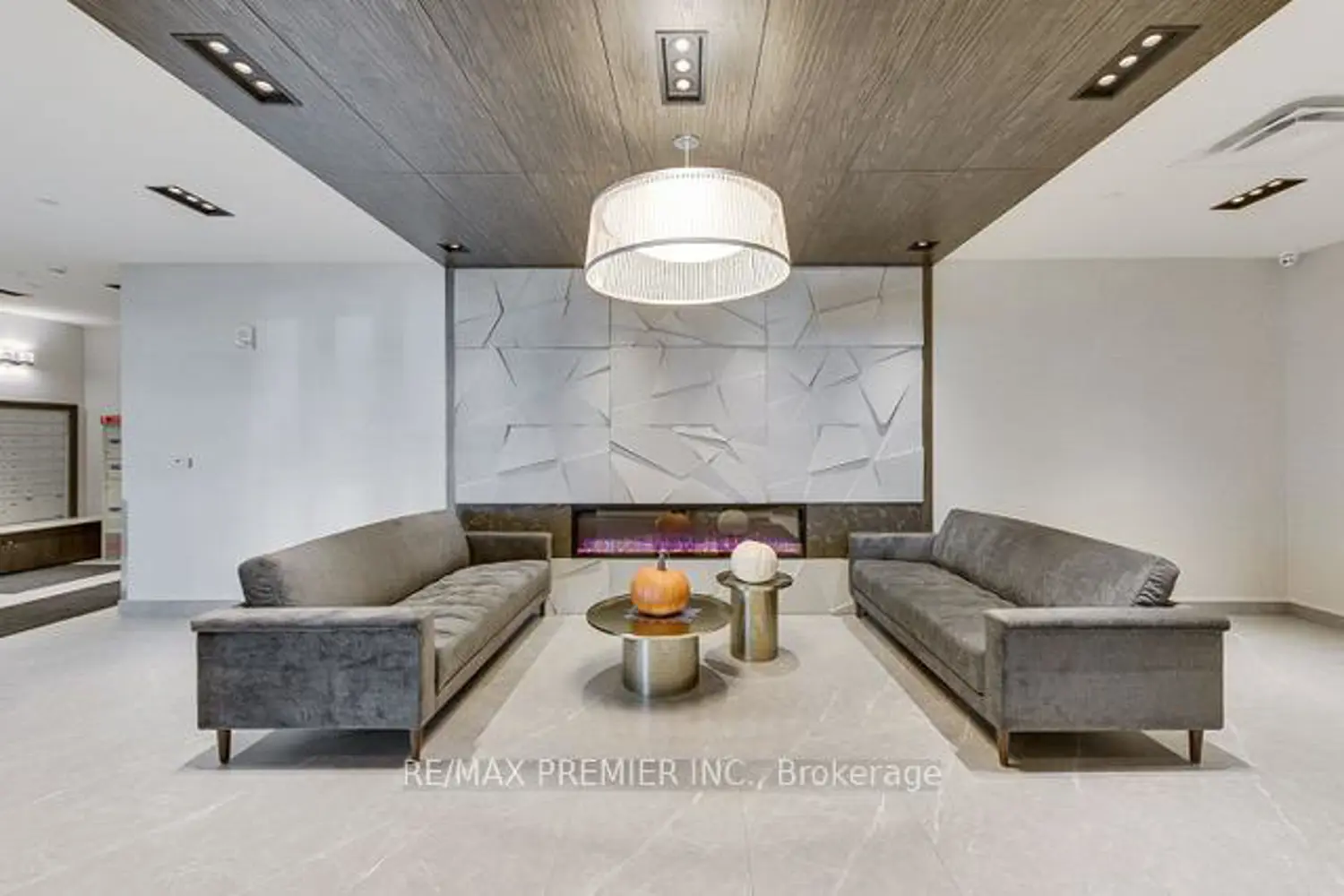 Additional image 16 of 58 Lakeside Terrace 1015