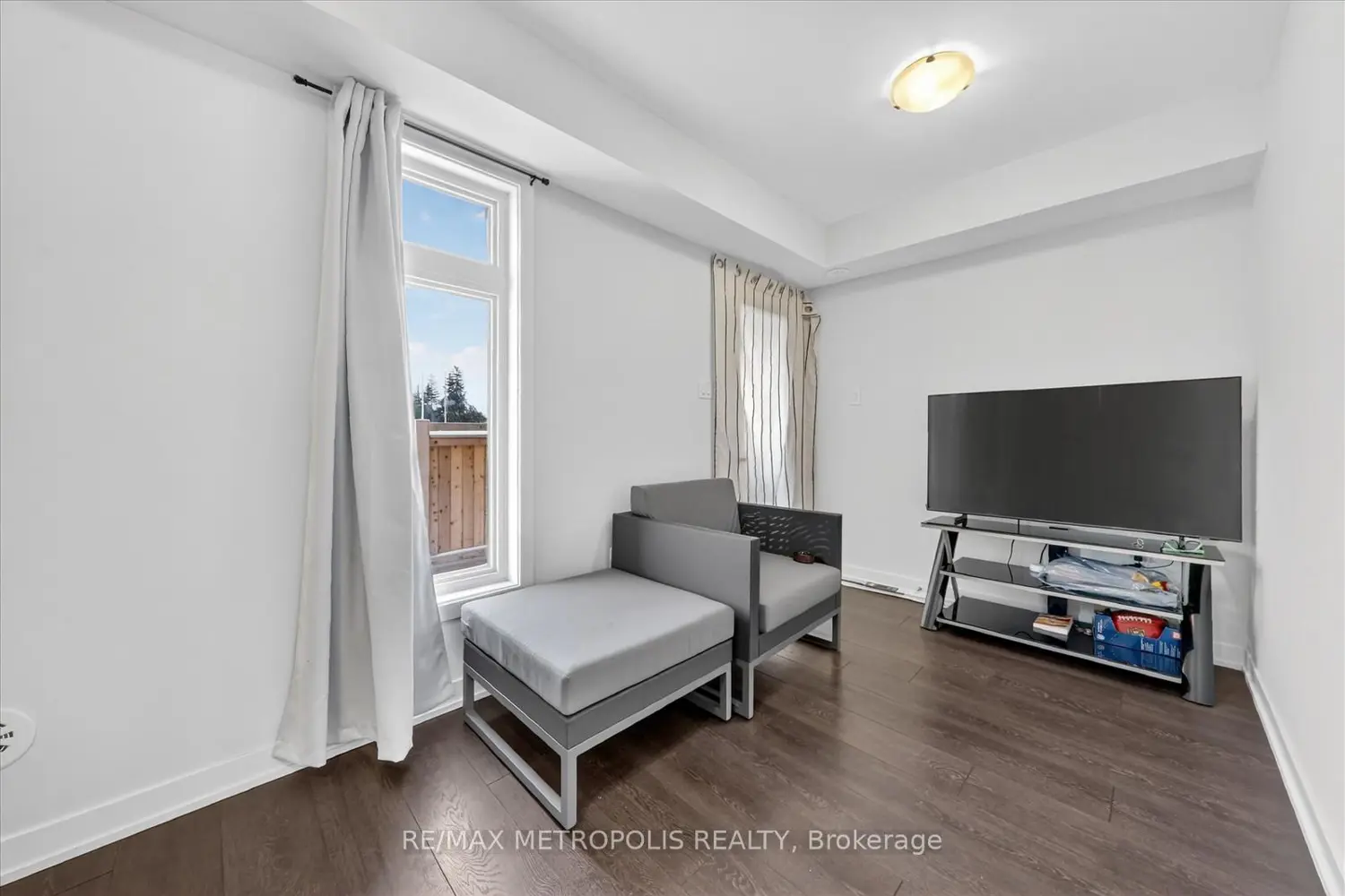 Additional image 7 of 1865 Pickering Parkway 301