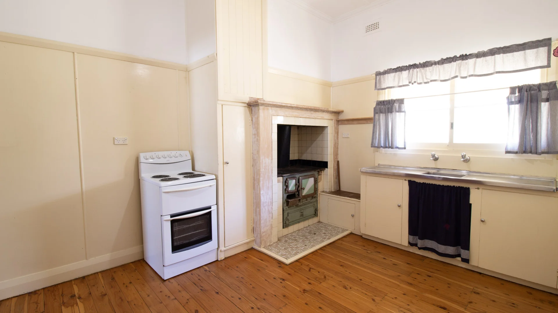 Additional image 12 of 12 Oxford Street, Forbes NSW 2871