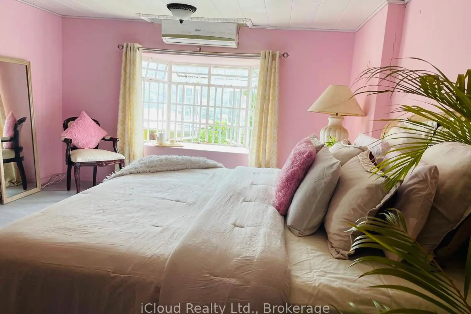 Additional image 16 of 45 Lisa Avenue