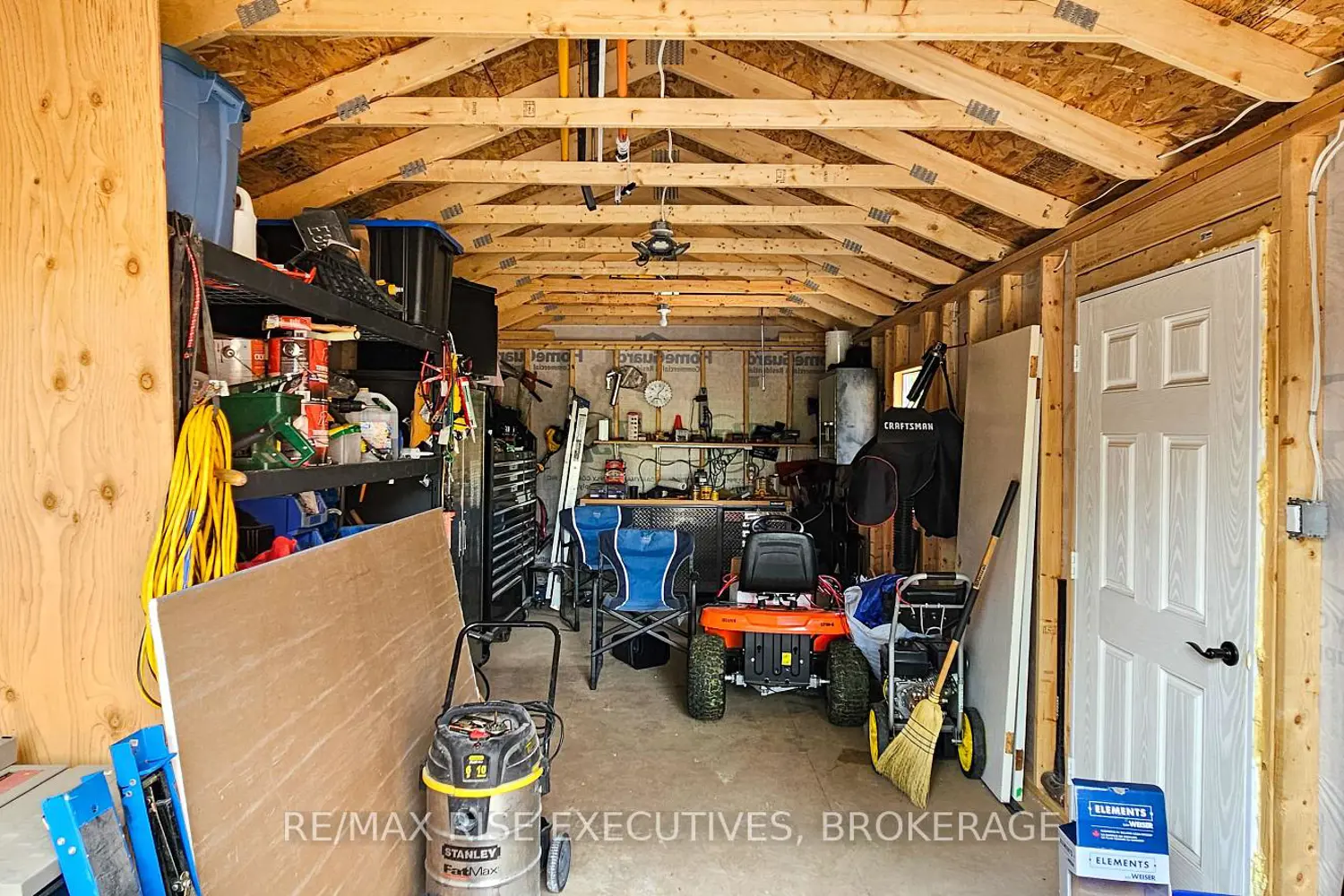 Additional image 12 of 1453 Woodfield Crescent