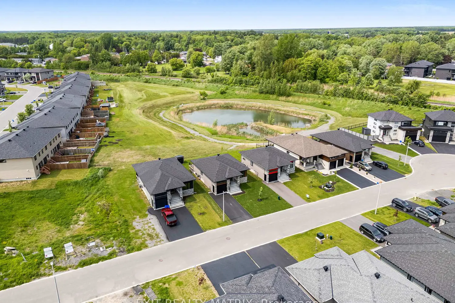 Additional image 18 of 521 Barrage Street