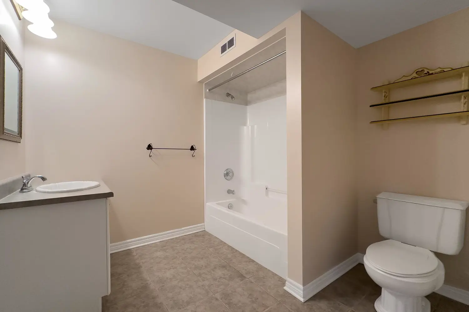 Additional image 17 of 4734 Lakeside Lane