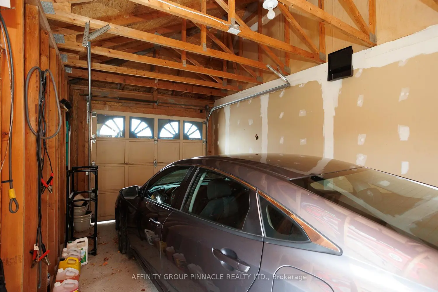 Additional image 18 of 983 Lake Drive