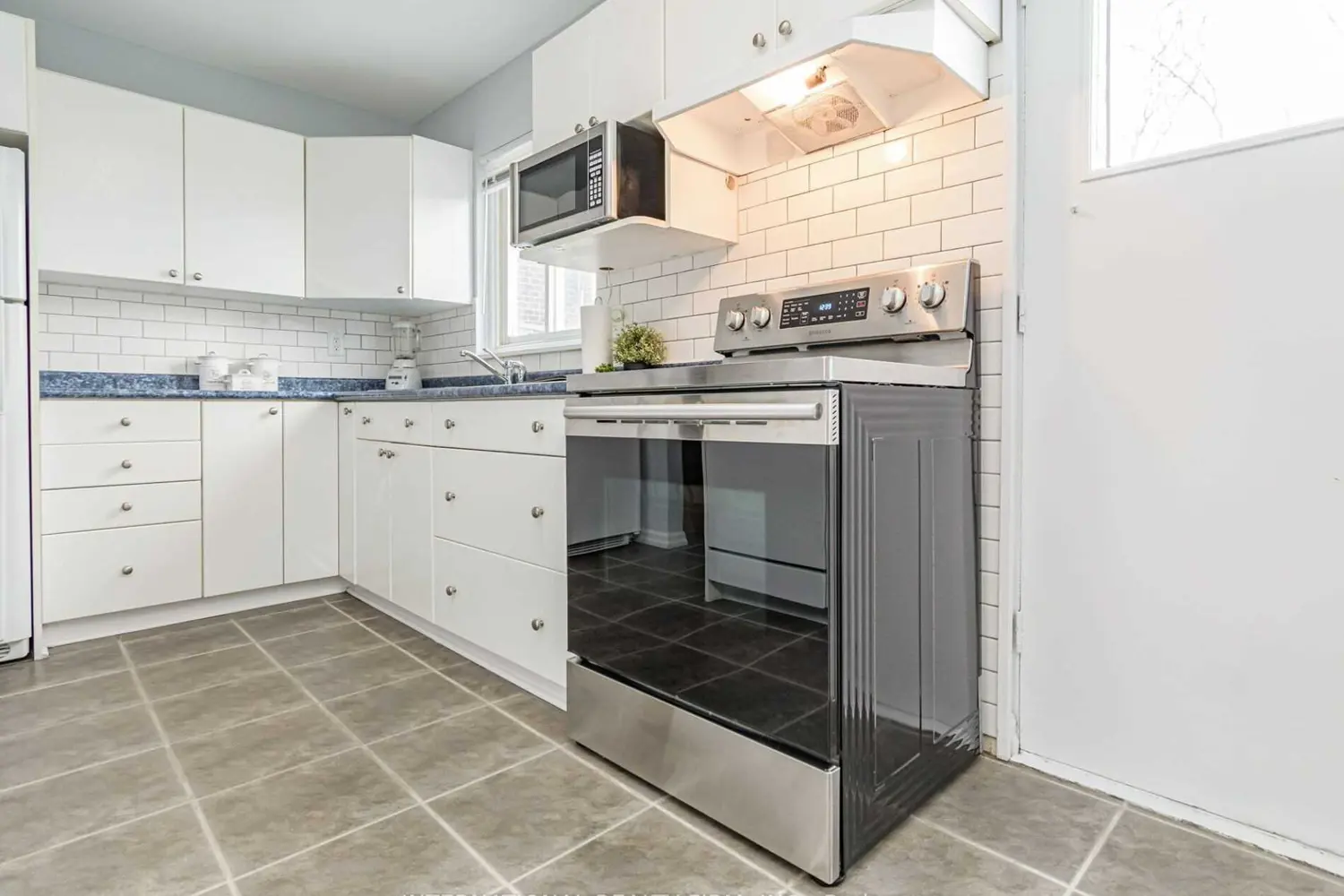 Additional image 6 of 318 Laurier Avenue 59