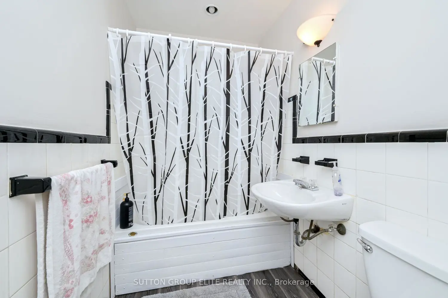 Additional image 6 of 1238 Claredale Road