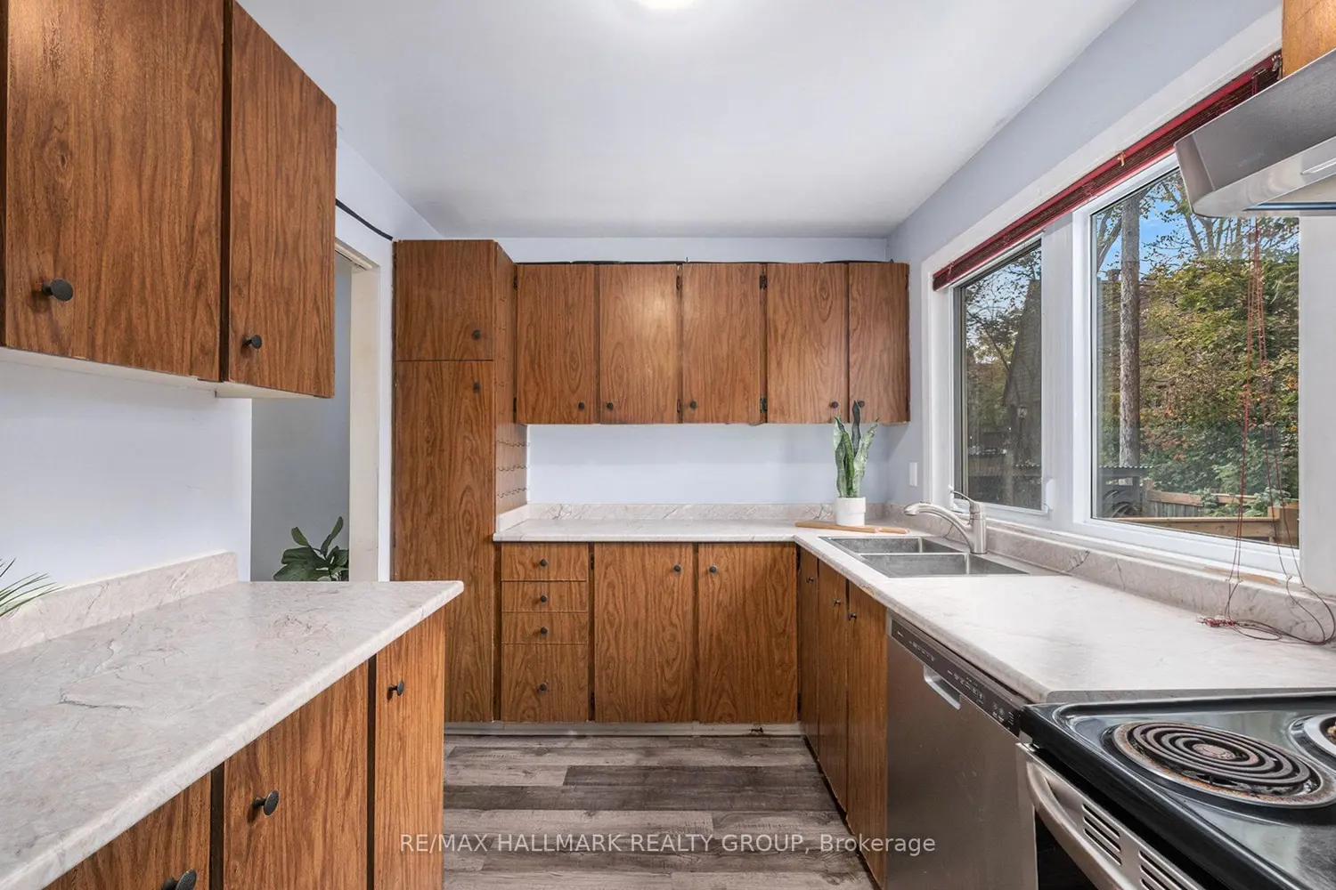 Additional image 5 of 3691 Albion Road 23