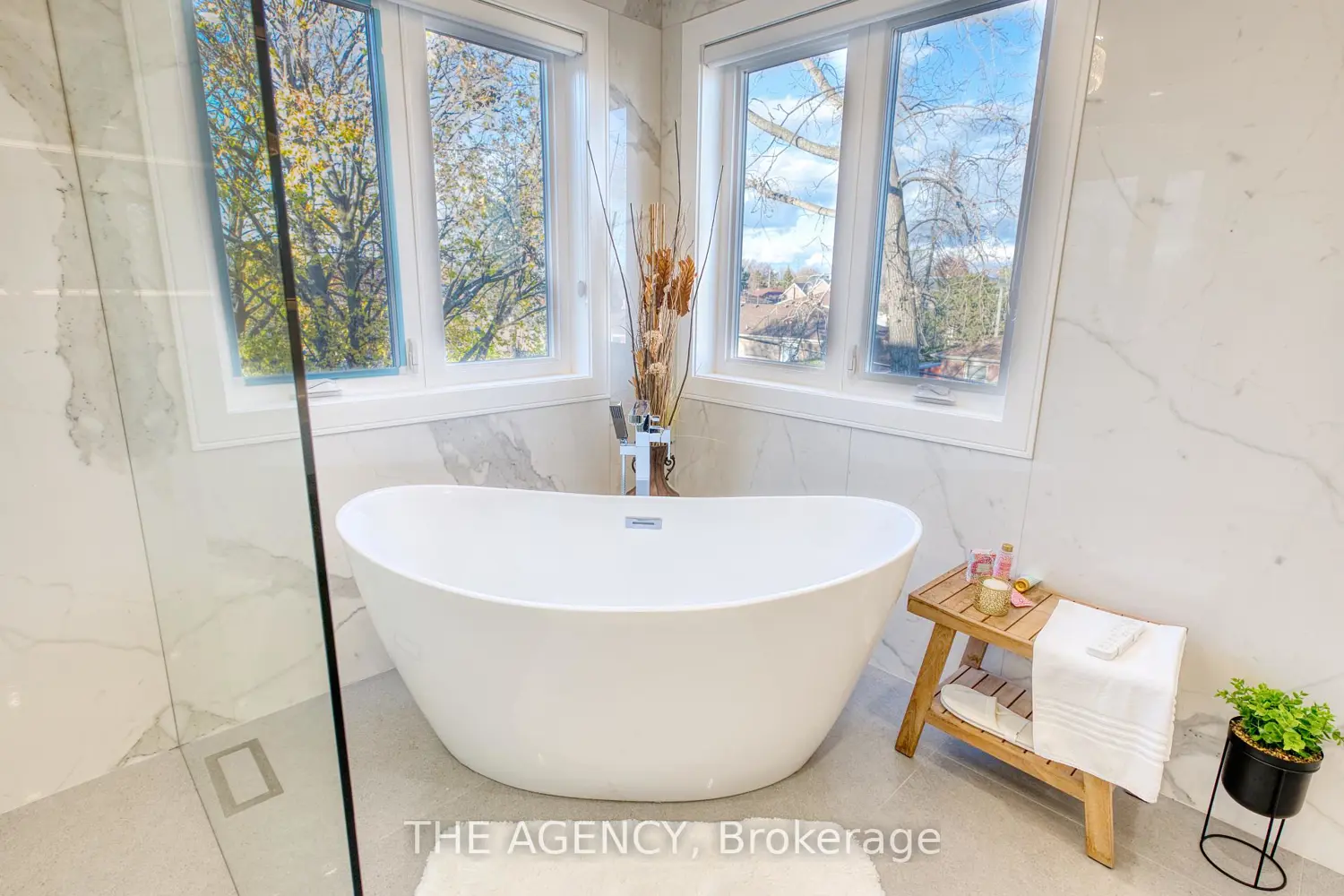 Additional image 12 of 519 Third Line