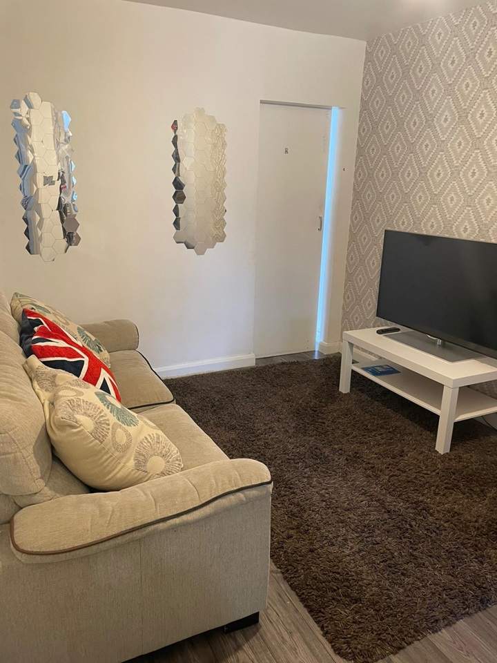 4 Bed Terraced House, Hampton Street, SE17, N1 7GU