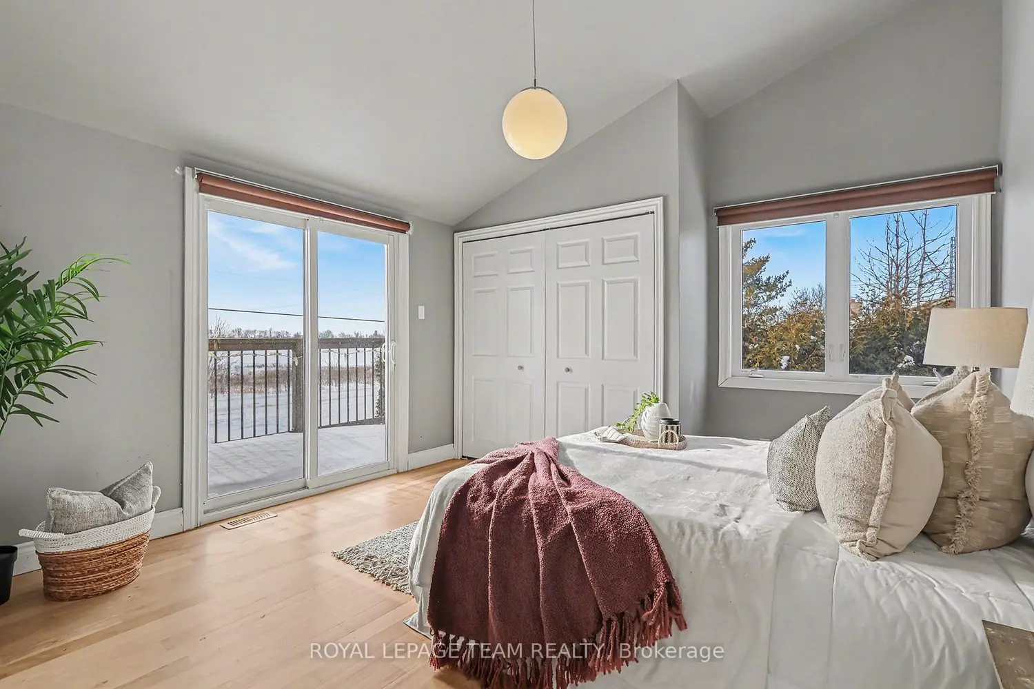 Additional image 8 of 237 Queen West Street