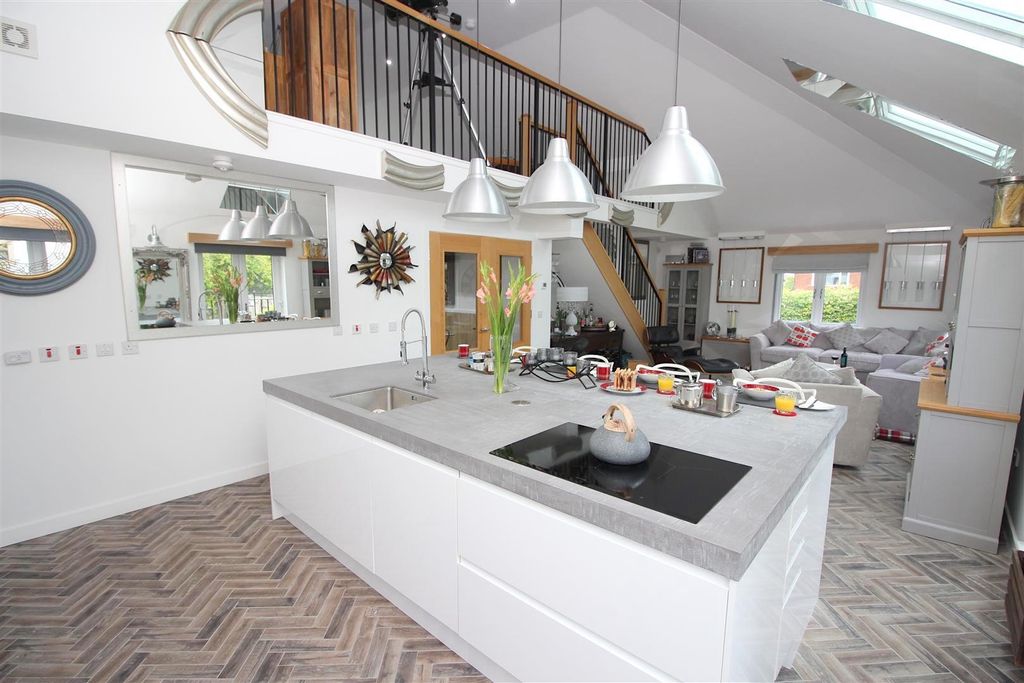 3 bed flat for saleCastlehill Crescent, Kilmacolm PA13 photo 5