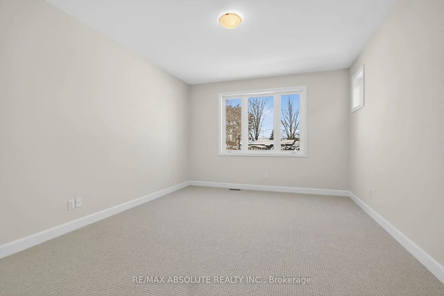 Additional image 12 of 662 Fisher Street