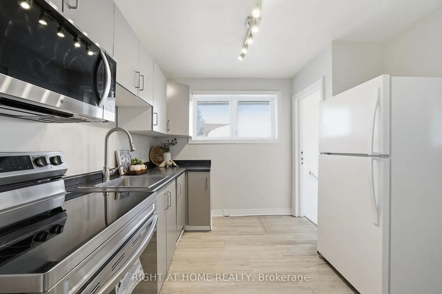 Additional image 3 of 708 Carnegie Avenue