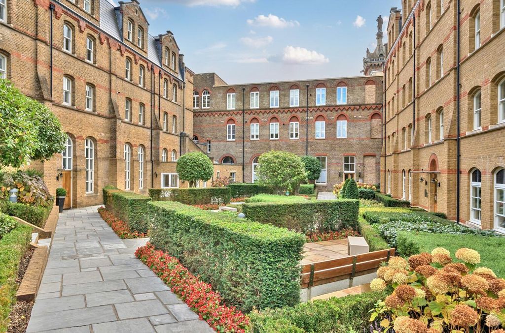 3 bed flat for saleHolborn Close, Mill Hill NW7