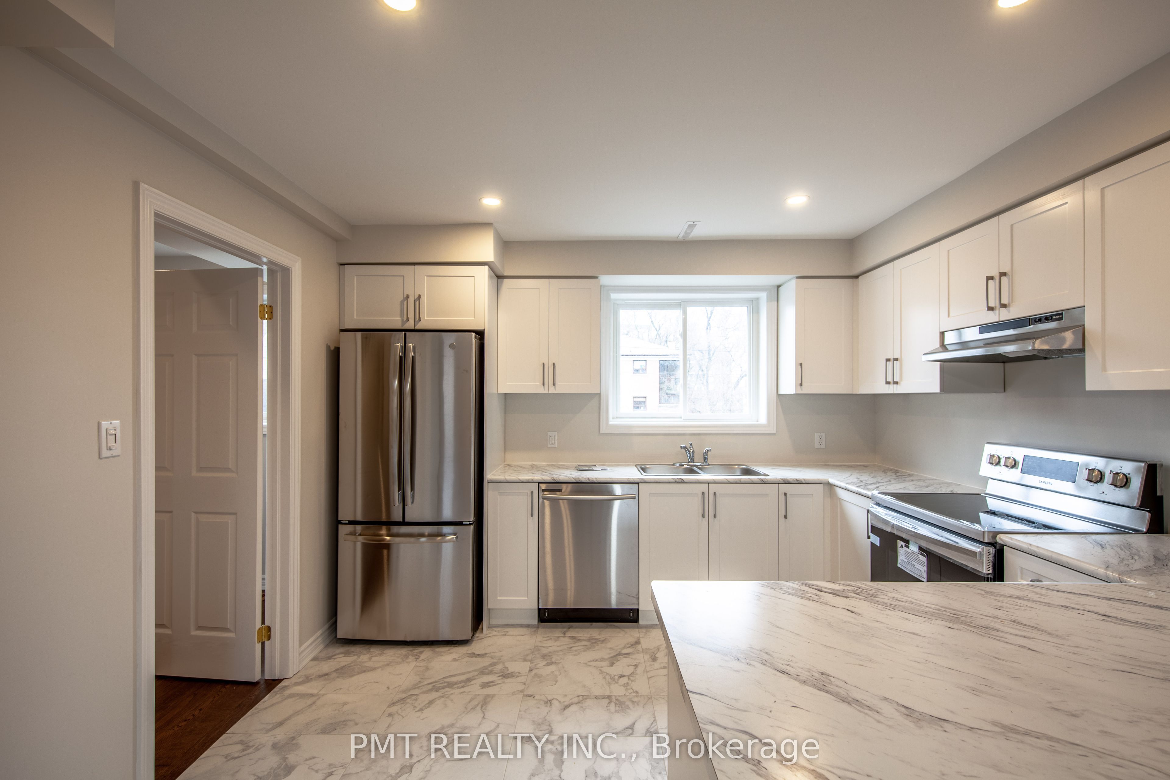 Additional image 4 of 18 Darrell Avenue, Toronto, ON, M4E 2G4