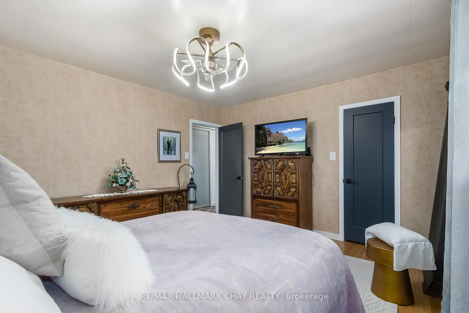 Additional image 9 of 1009 Fairbairn Street