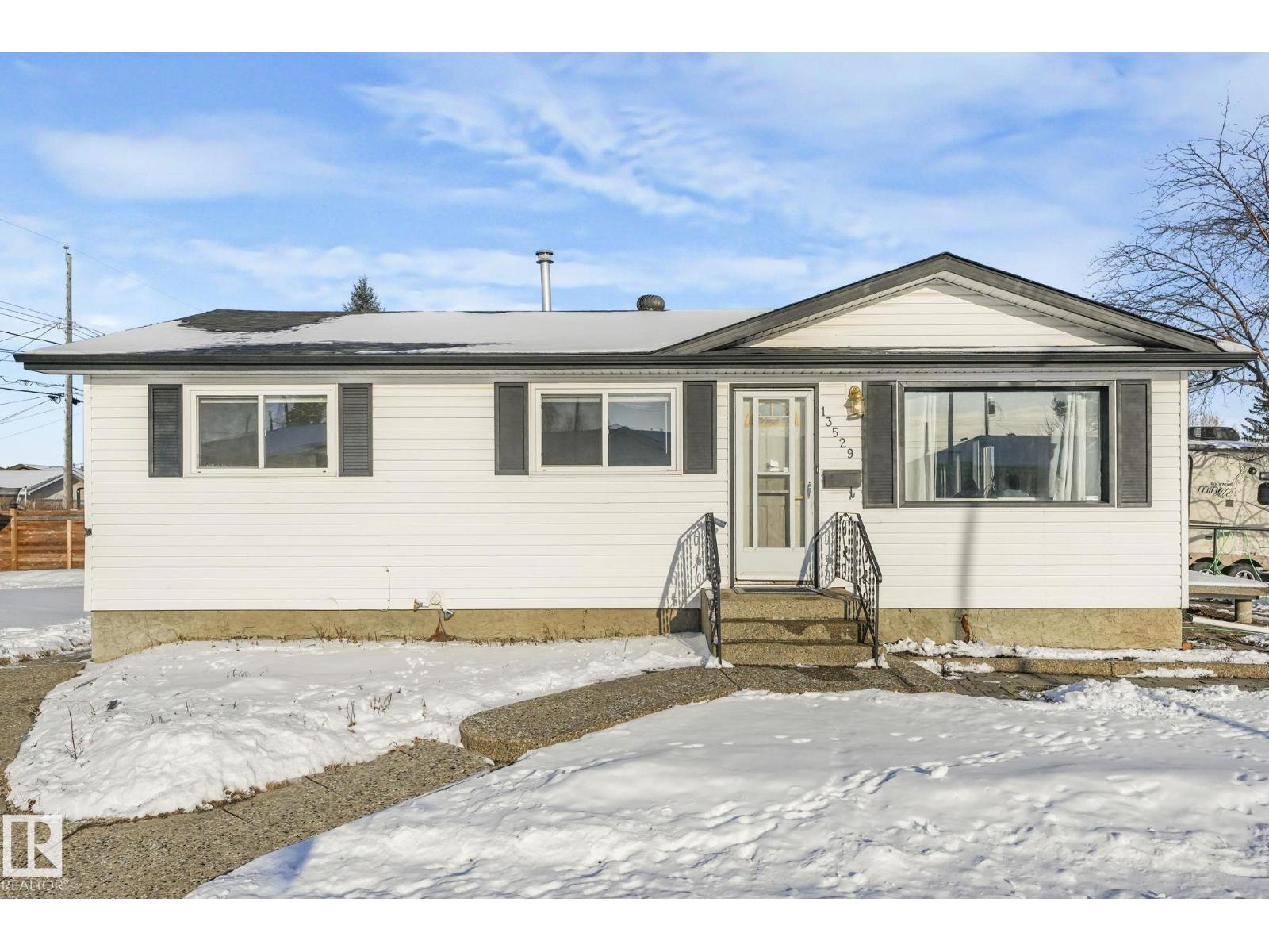 13529 69 Street NW, Edmonton, AB, T5C0H7