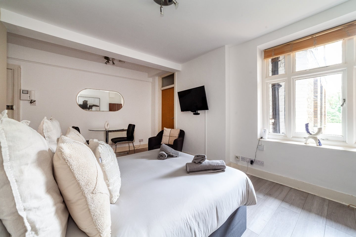 Additional image 3 of Studio Flat, Carlton Mansions, W9, N1 7GU