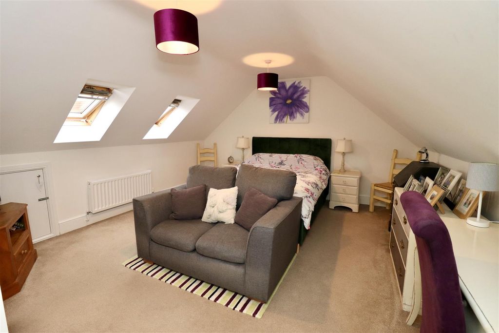 Additional image 5 of 4 bed detached house for saleHoughton Close, Market Weighton, York YO43