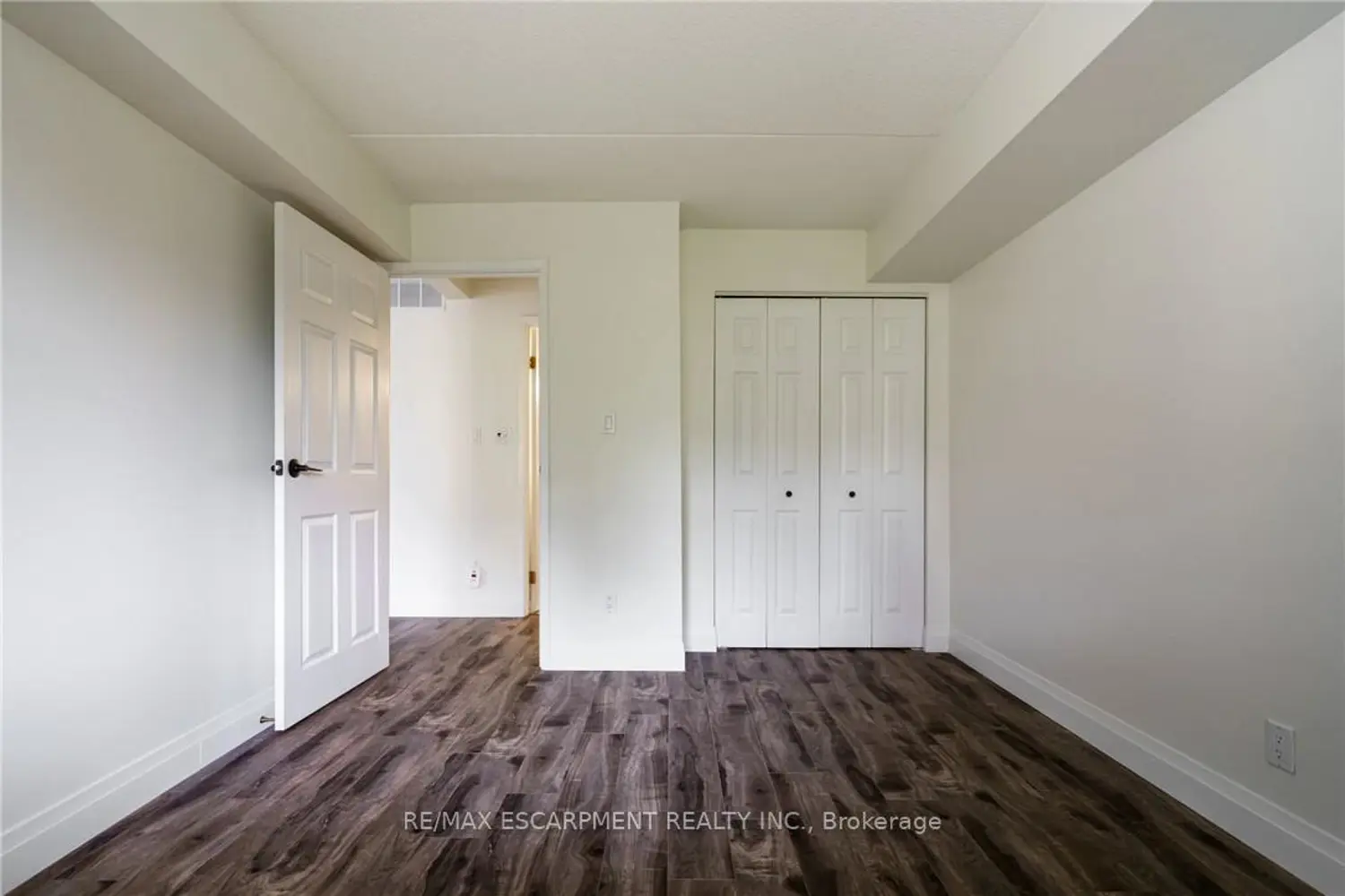 Additional image 11 of 3499 Upper Middle Road #211