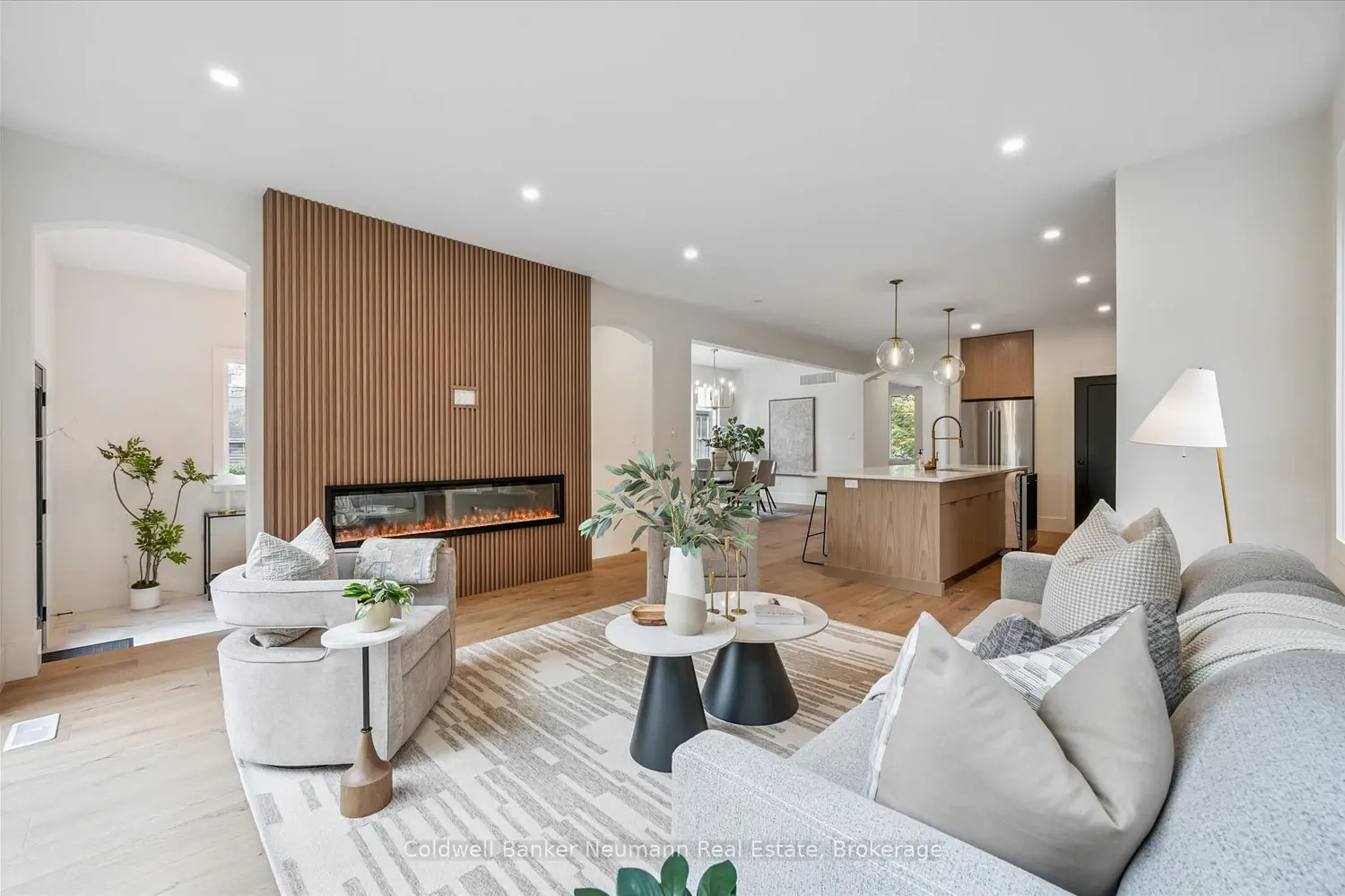 Additional image 8 of 126 Oxford Street