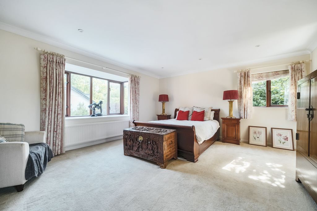 Additional image 9 of 5 bed detached house for saleThe Green, Henley-On-Thames RG9