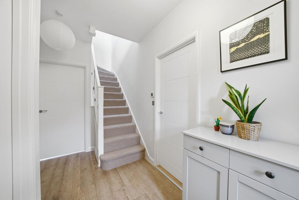 Additional image 2 of 3 bed terraced house for saleGrenville Drive, West Bridgford NG2