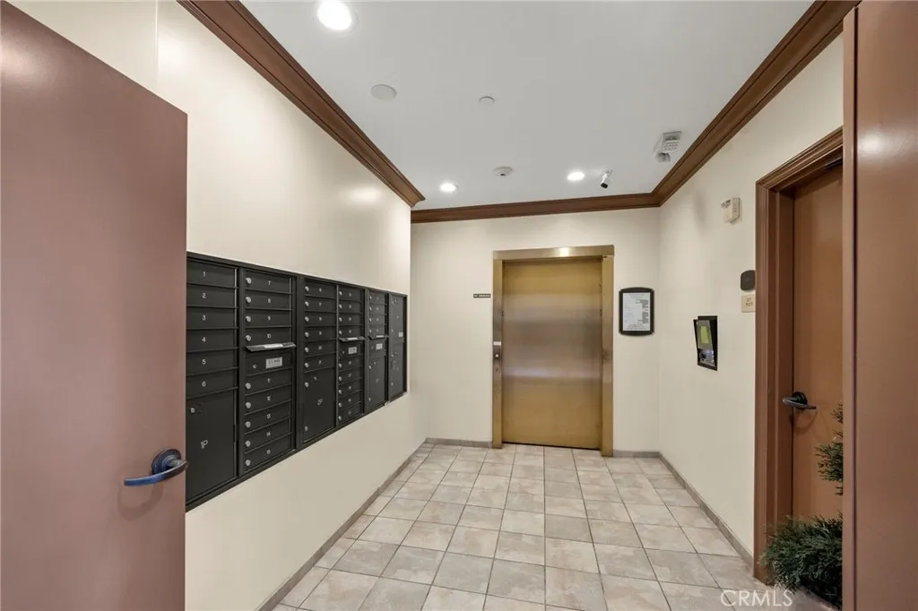 Additional image 46 of 401 Bernard Street Unit 211, Costa Mesa, CA 92627