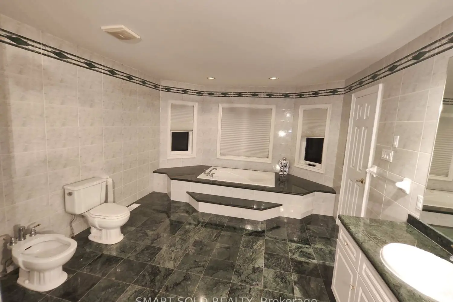 67 Chantilly Crescent photo 5