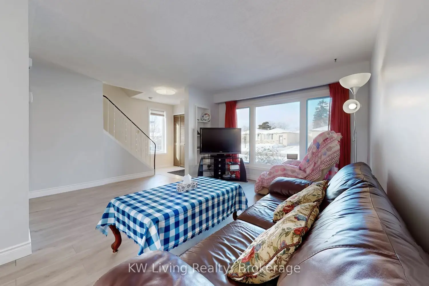 Additional image 6 of 944 Blairholm Avenue