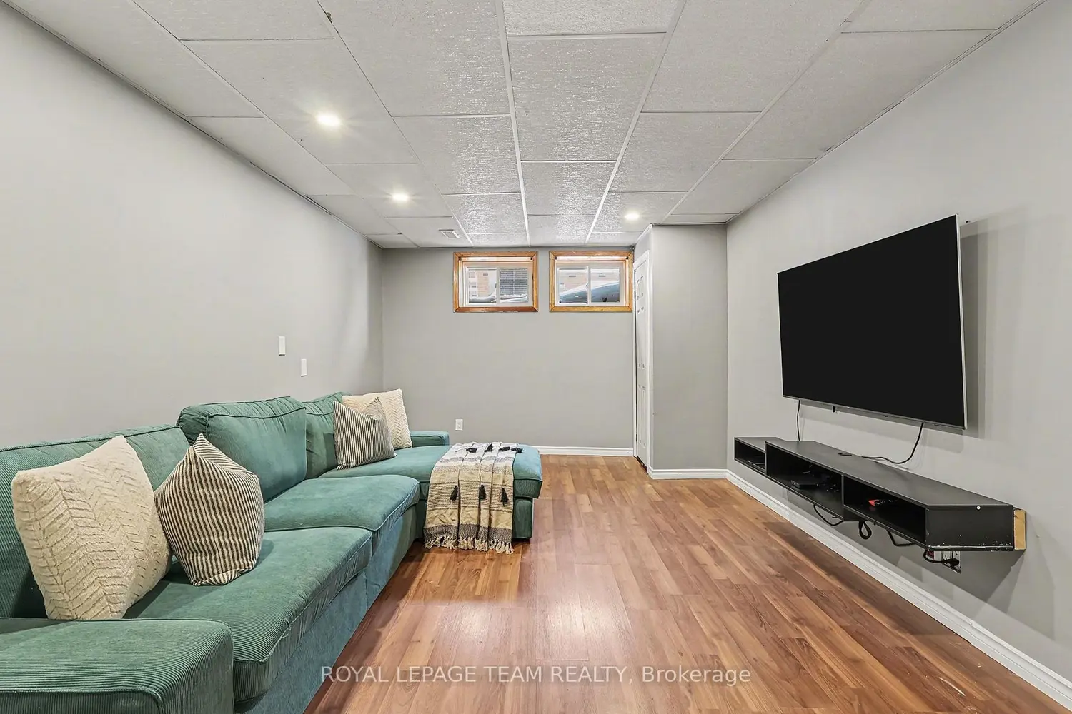 Additional image 13 of 237 Queen West Street